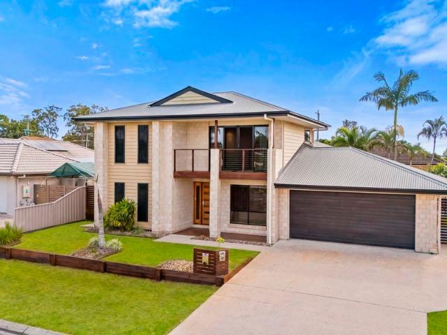 Spacious Family Living with Pool, Side Access & City Views!