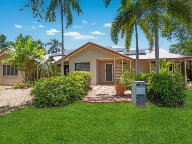 Spacious Family Living with Pool, Solar & Study