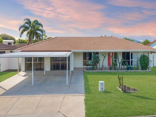 Spacious Family Living with Poolside Entertaining in Prime Annandale Location