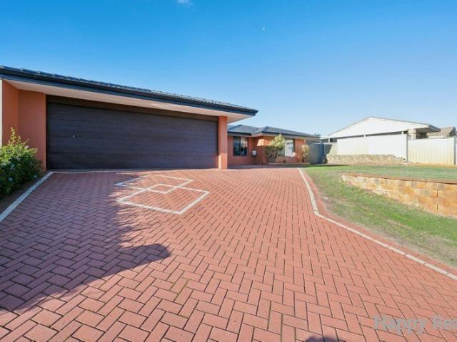 Spacious Family Living with Poolside Entertaining!
