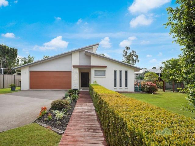 Price Drop Spacious Family Living with Poolside Entertaining