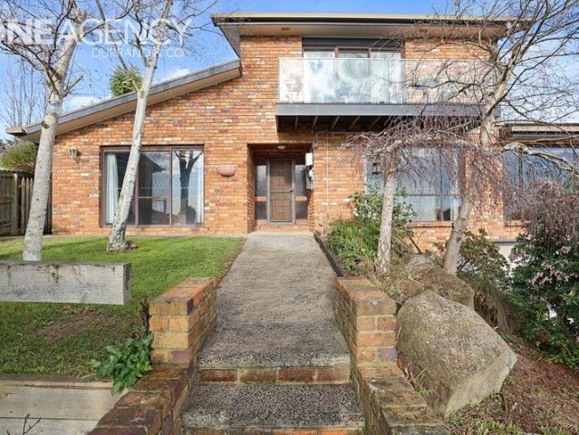 Spacious Family Living with Poolside Lifestyle