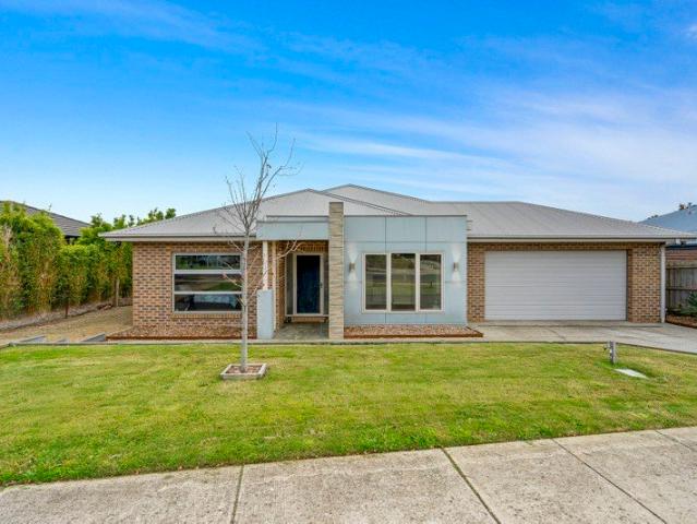 SPACIOUS FAMILY LIVING WITH PREMIUM FINISHES