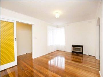 Spacious Family Living with Prime Deer Park Location