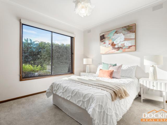 Spacious Family Living with Room for Everything – Including the Boat