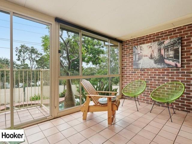 Spacious Family Living with Rare Lake Access & Views in a Peaceful Eagle Vale Cul de Sac