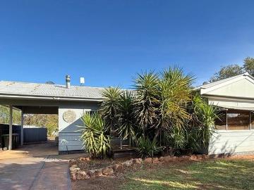 Spacious Family Living with Rear Lane Access & Impressive Shed Space