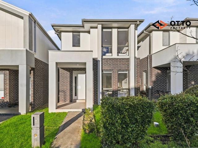 Spacious Family Living with Rear Lane Garaging in Austral