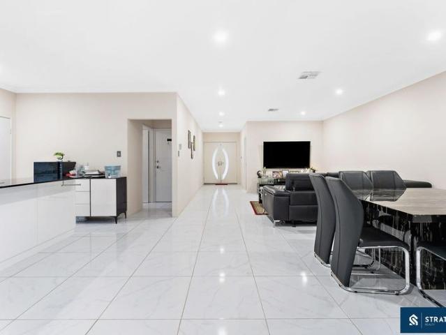 Spacious Family Living with Theatre, Games Room & Solar