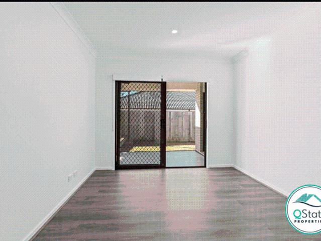 SPACIOUS FAMILY LIVING WITH THREE LIVING AREAS & SOLAR