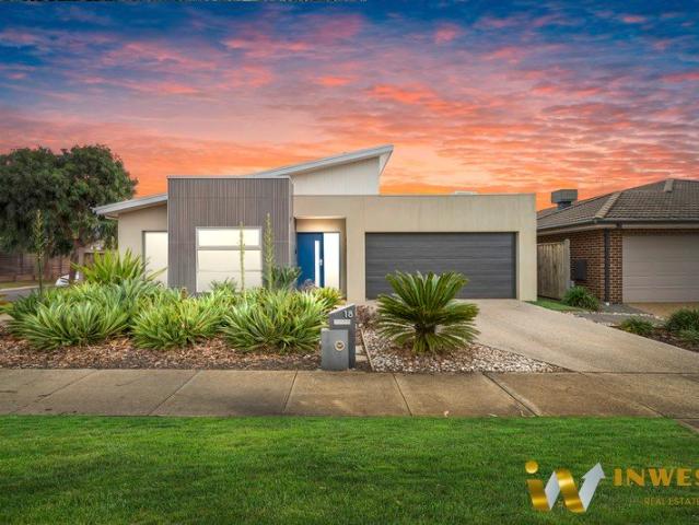 Ex Display, Spacious Family Living with Two Living Areas in Weir Views Scallion Roof