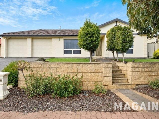 Spacious Family Living with Valley Views at Your Doorstep