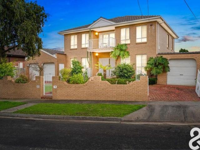 Spacious Family Living With Versatile Dual Level Design