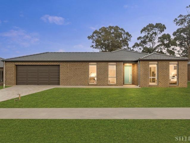 Spacious Family Living with Versatile Entertaining Zones