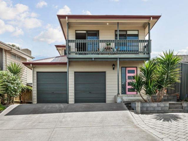 Spacious Family Living with Views, Solar & Huge Shed