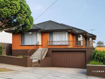 Spacious Family Living with Vintage Charm