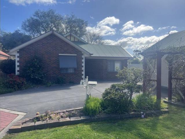 Spacious Family Living with Year Round Comfort & Entertaining