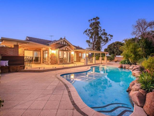 Spacious Family Living 4 bed plus home office!