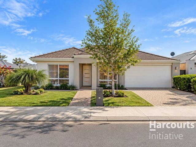 Spacious Family Living 4 Beds + Study/5th Bedroom, Theatre & Activity!