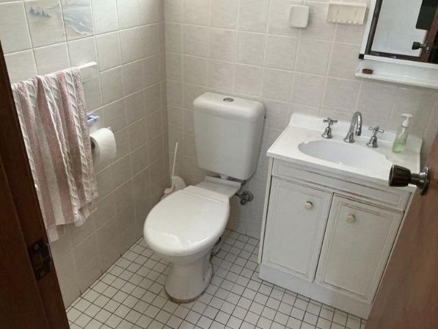Spacious Family Living With Spare block