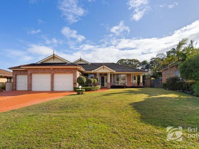 Spacious Family Sanctuary Between One Mile & Burgess Beach