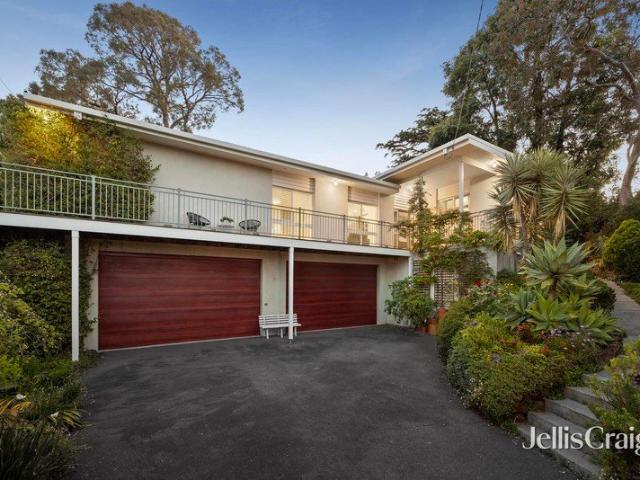 Spacious family sanctuary with magnificent mountain vista