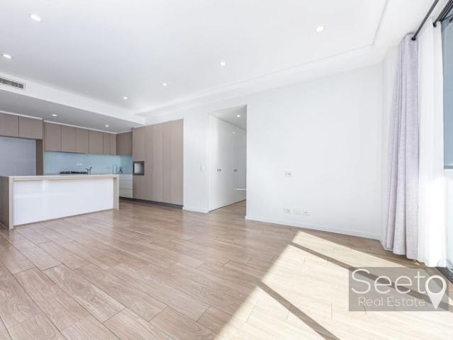 Spacious Family Sized Apartment with Study, Double Parking & Large Storage