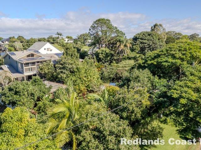 Spacious Family Sized Home in Convenient Location on 1422sqm Fruit Trees Galore