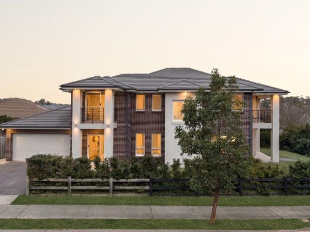 Spacious Family Retreat with Modern Design and Ample Outdoor Living