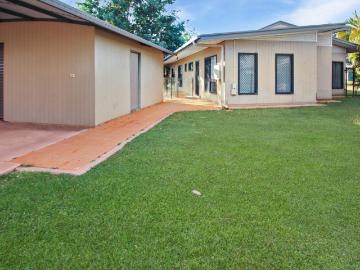 House for sale in Katherine County - Swimming pool