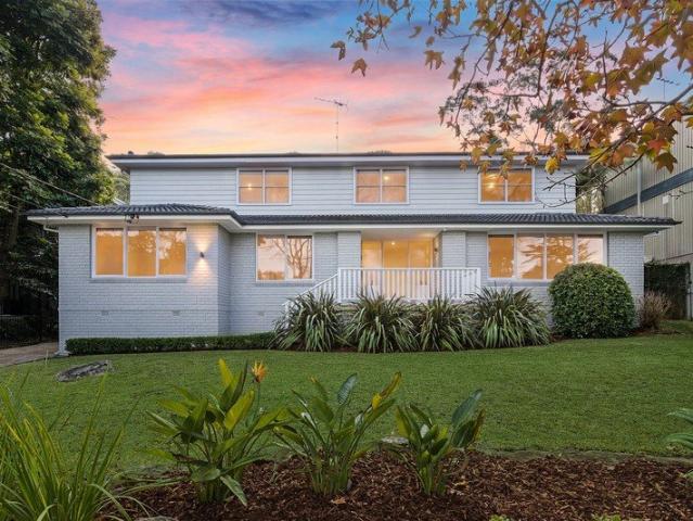 Spacious Family Retreat with Pool and Leafy Views