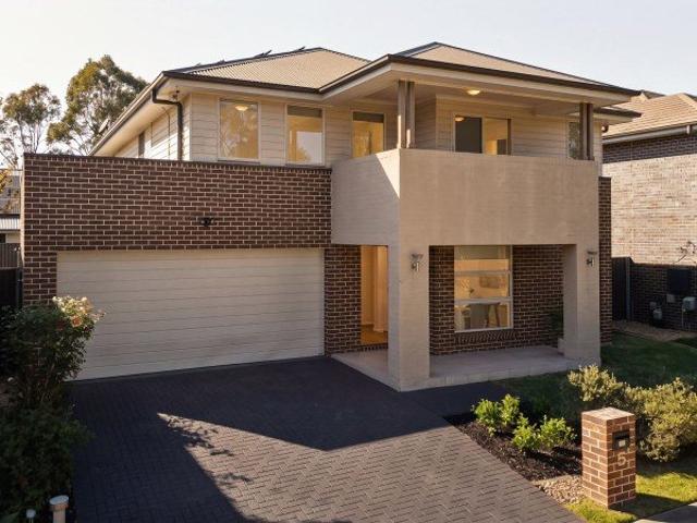 Spacious Family Retreat with Solar Efficiency and Scenic Views