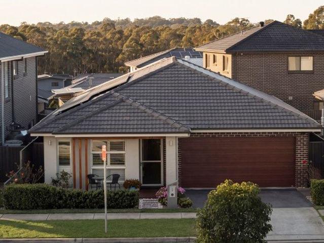 Spacious Family Retreat with Solar Panels and Expansive Outdoor Living