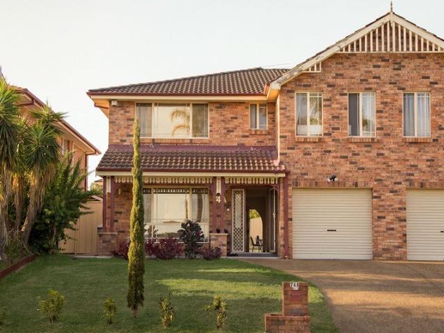Spacious Family Retreat with Versatile Living and Outdoor Spaces