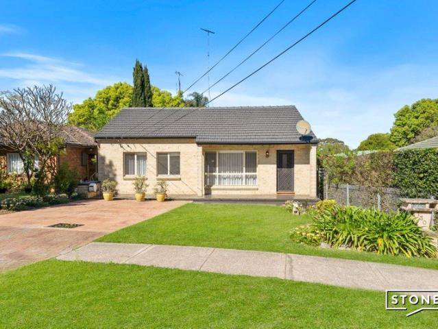 Spacious Family Retreat with Versatile Living Areas and Alfresco Charm