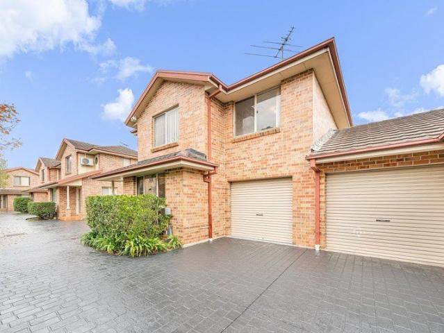 Spacious Family Townhouse in a Secure, Convenient Location