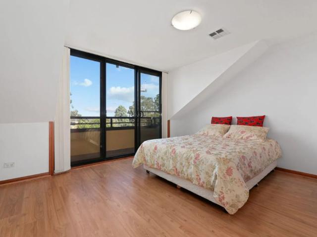 Spacious Family Townhouse in a Prime Ermington Location