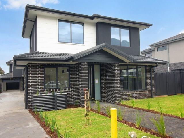 Spacious Family Townhouse in Glenroy