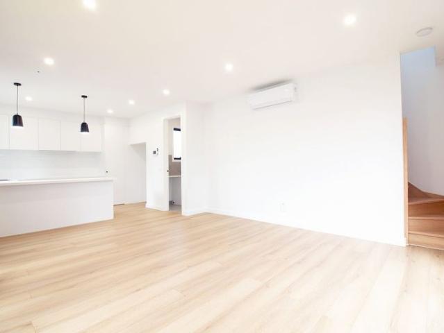 Spacious Family Townhouse in Glenroy