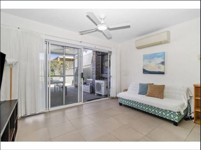 SPACIOUS FAMILY TOWNHOUSE IN THE HEART OF WARNERS BAY 6 MONTH LEASE ONLY