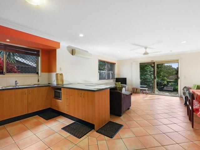 Spacious Family Townhouse in the Heart of Southport
