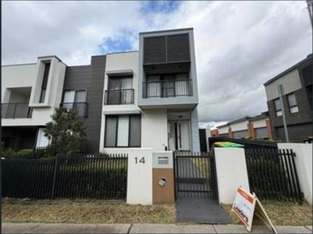 RENT REDUCED move straight in