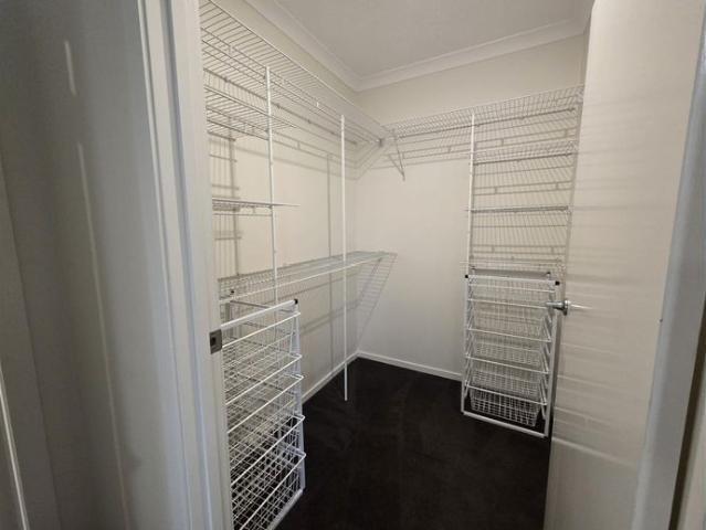 Spacious Family Unit in CBD – Your Perfect Oasis Awaits!