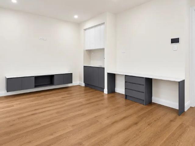 Spacious Family Villa for Lease in Firle