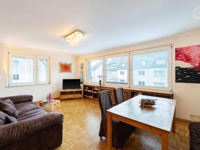 Spacious, fantastic studio in Düsseldorf, Dusseldorf Amsterdam Apartments for Rent