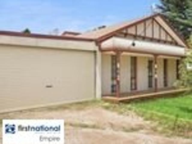 Spacious Farm Style Living on Approximately 2,272 m²