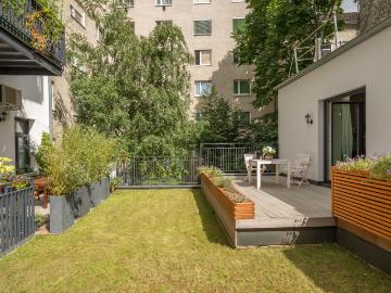 Spacious & fashionable suite in excellent location