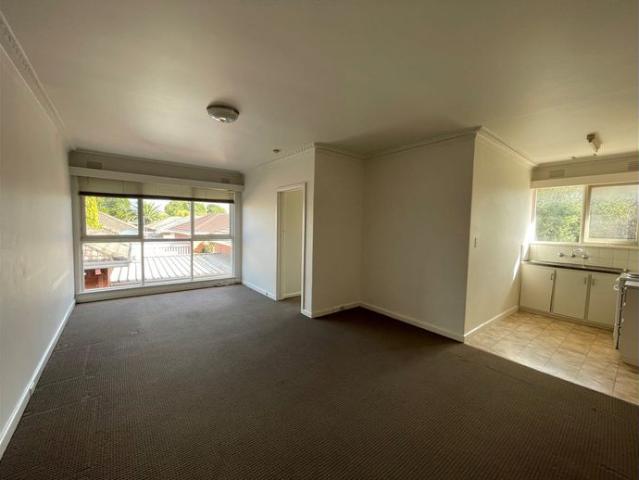 Spacious First Floor Apartment in Excellent Location Property is available for a 6 month lease term or up until February 2027