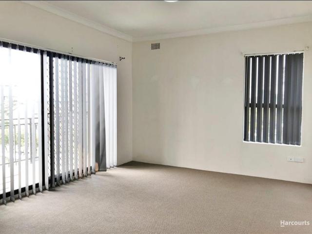 Spacious First Floor Apartment in Prime Location.