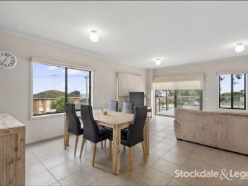 Spacious First Floor Apartment with Breathtaking Water Views
